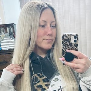 Meet your Posher, Kayla